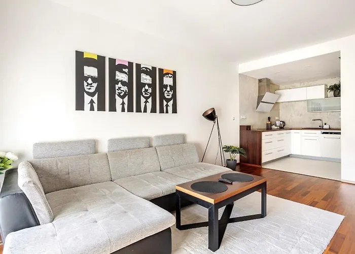 Luxury In The Heart Of Apartment *